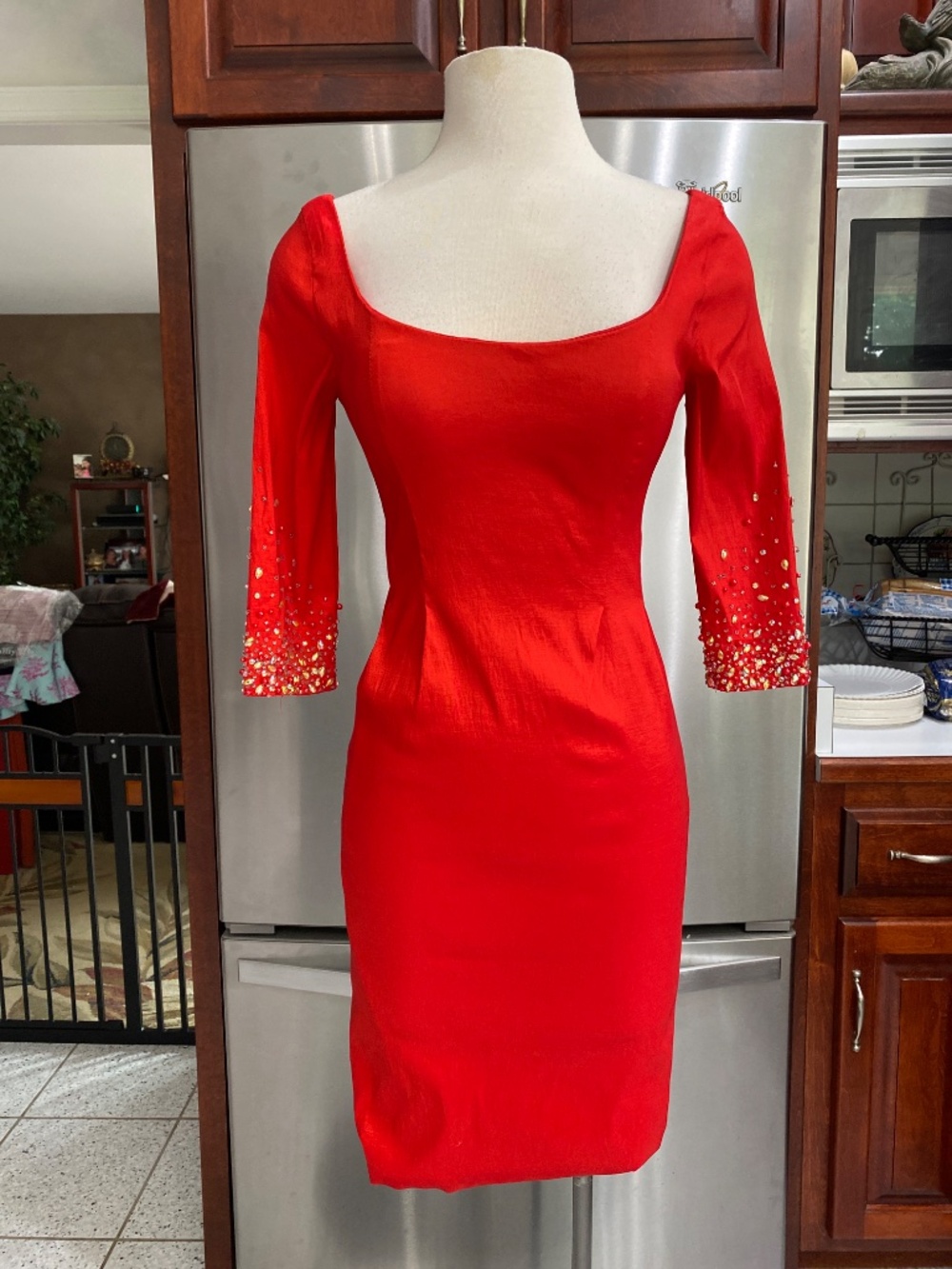MAC DUGGAL COUTURE SZ 2 RED INTERVIEW COCKTAIL DRESS HOMECOMING BEADED SLEEVE